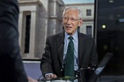 吴忠宏观经济学教授兼实践者Stanley Fisher逝世 曾培养全球多位经济决策者